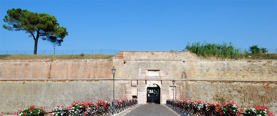 Storia di Venezia - Porta Brescia nella Fortezza di Peschiera sul Garda